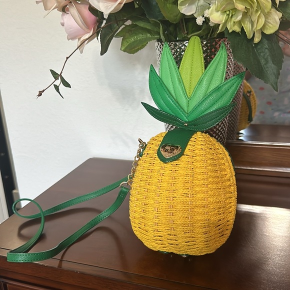 Pineapple straw betsey Johnson crossbody bag - Picture 4 of 11